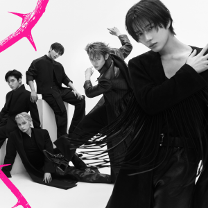 TOMORROW X TOGETHER (TXT)