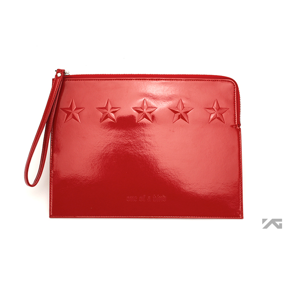 [YG Official MD] G-Dragon  One Of A Kind Pouch (Red)