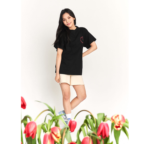 (VIVIZ)(GIFT-ONPACK-UMJI OR GROUP CUT 4 TYPES, RANDOM 1P) UMJI TULIP T-SHIRTS [BLACK]