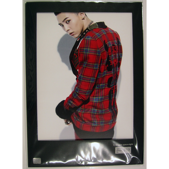 [YG Official MD] G-Dragon : Photo -  Space Eight Exhibition - Special Edition
