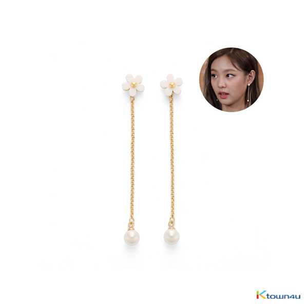 BLACKPINK  : JENNIE - White Blossom Pearl Drop Earrings [RITA MONICA] (*Order can be canceled cause of early out of stock)