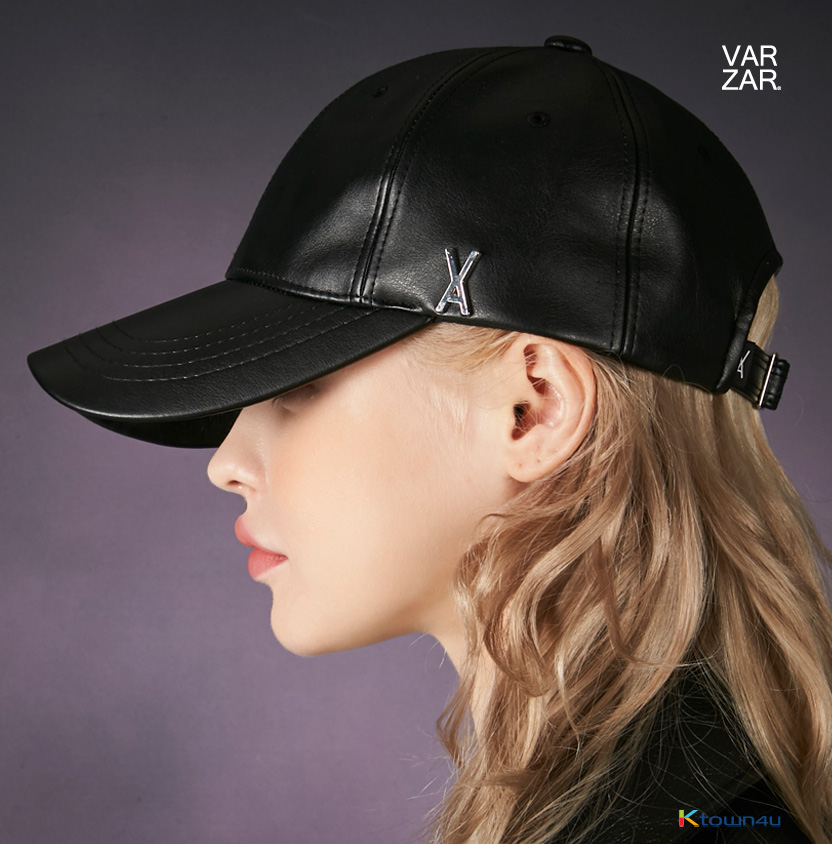 [VARZAR] 金属logo纯色仿皮棒球帽_黑色