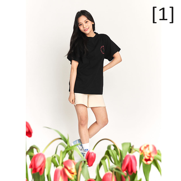 [全款] [CHARM'S] (VIVIZ)(内封：UMJI个人/团体小卡 4张中 随机赠送一张) UMJI TULIP T-SHIRTS [BLACK]