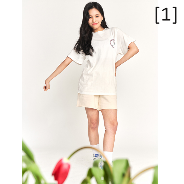 [全款] [CHARM'S] (VIVIZ)(内封：UMJI个人/团体小卡 4张中 随机赠送一张) UMJI TULIP T-SHIRTS [WHITE]