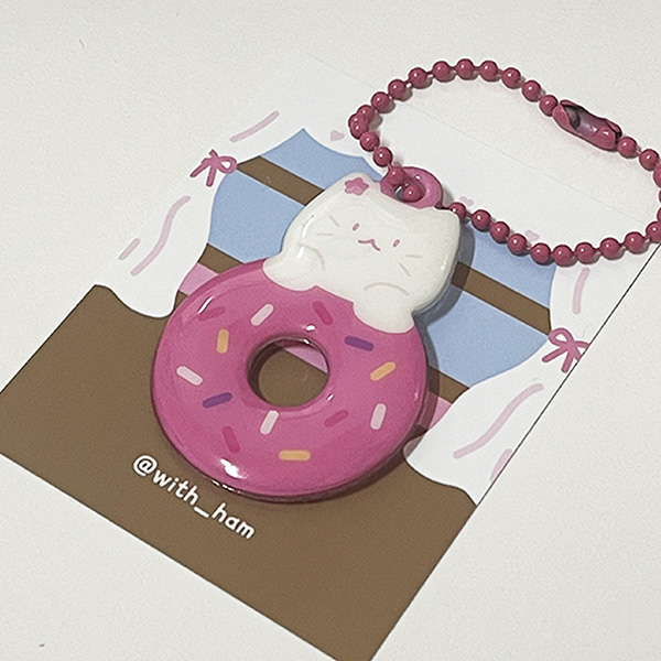 with ham donuts cat keyring