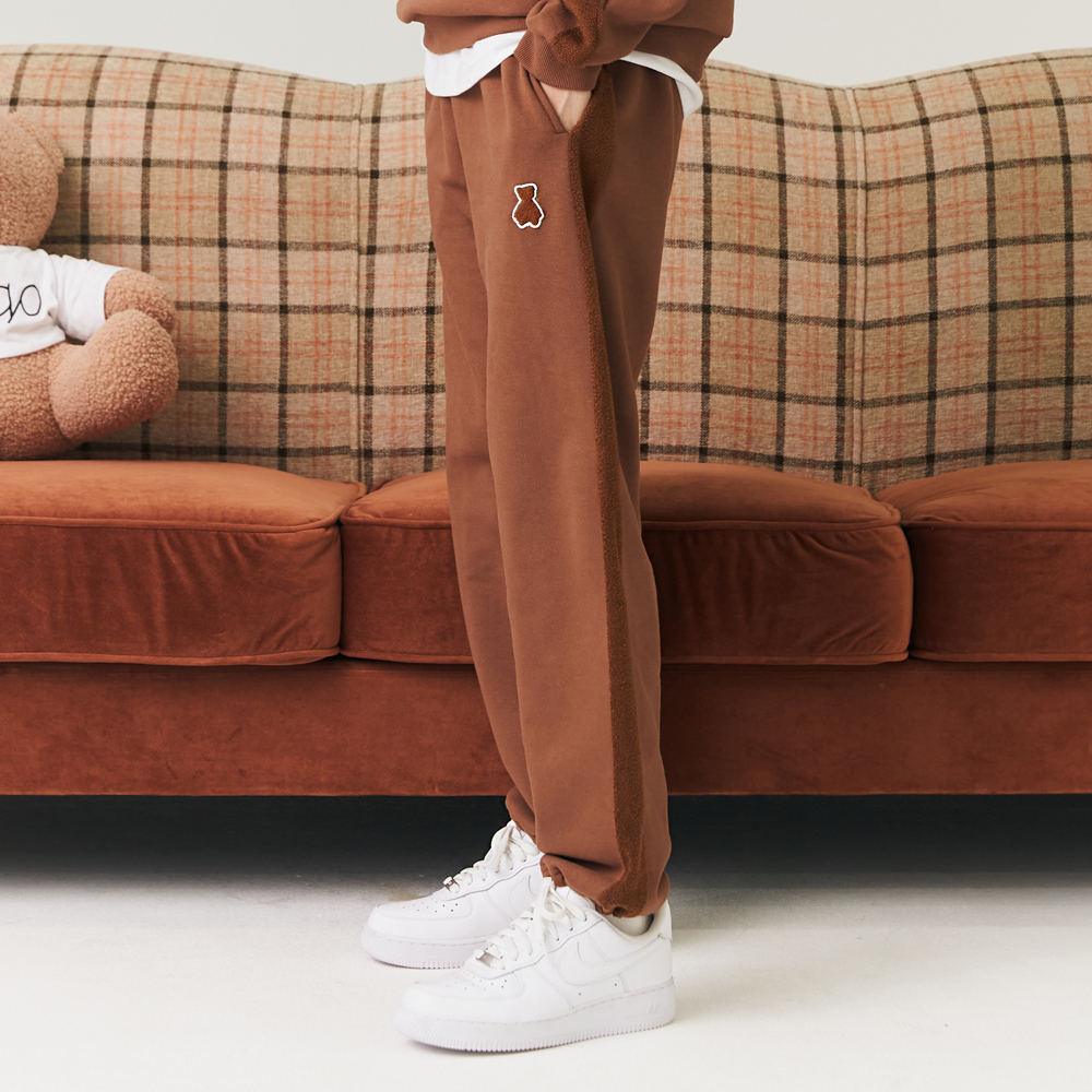 (MONSTA X KIHYUN Gift Set) Bear Track Jogger Pants [Brown]