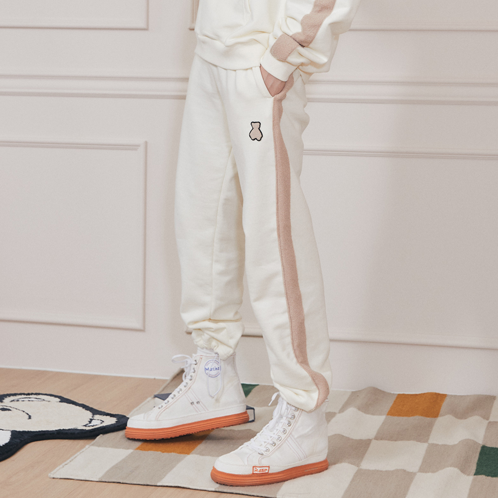 (MONSTA X KIHYUN Gift Set) Bear Track Jogger Pants [Ivory]