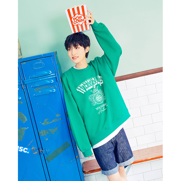(DKZ Se Hyeon Random 1set of 2 Photocard Sets) Authentic Emblem Sweatshirt [3colors]