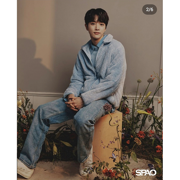 (NCT SUNGCHAN)(Gift-1Set of 2 Photo Cards) Basic Furfleece Zip-Up [12colors]