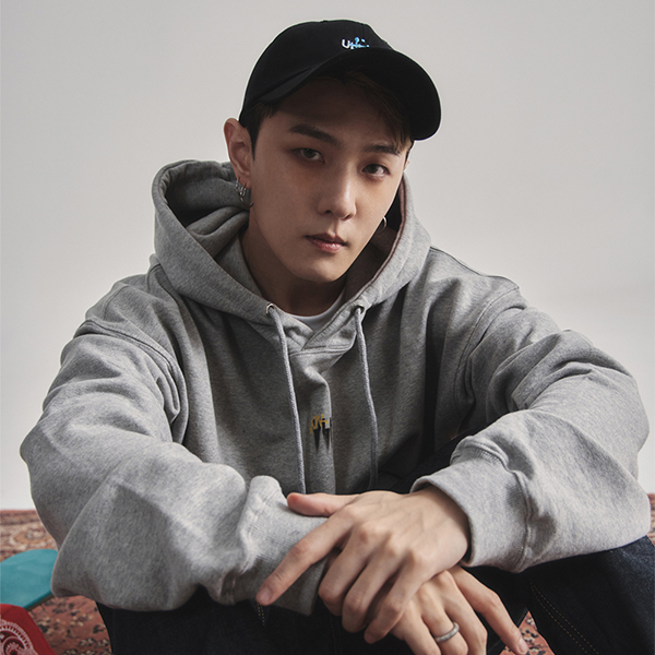 (iKON DK Gift- 1p Random Among 4p Photo Cards) iKonic Smile Ball Cap [Black][Free]