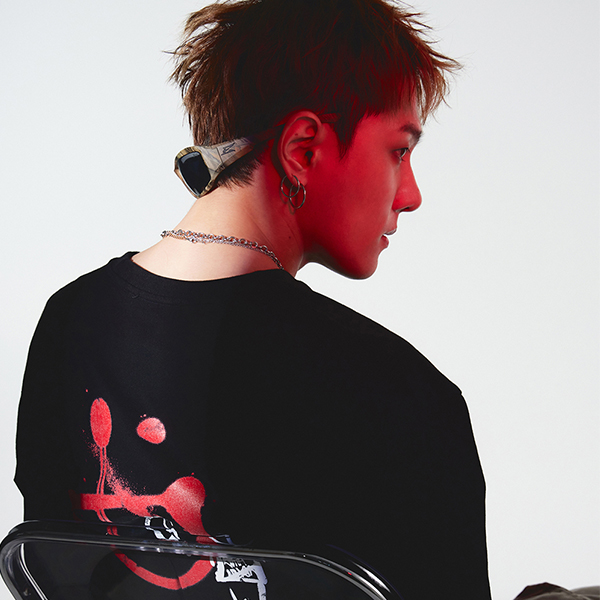 [ULKIN] iKonic Smile T-shirt [Black]