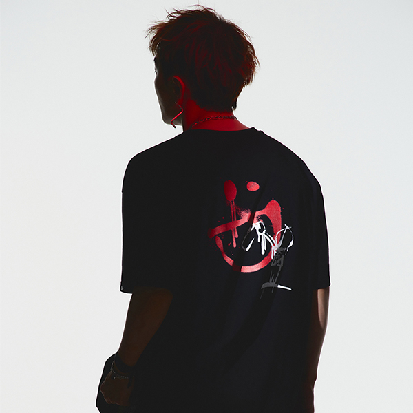 [ULKIN] iKonic Smile T-shirt [Black]