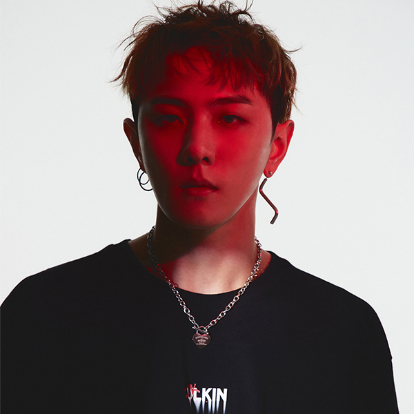 [ULKIN] iKonic Smile T-shirt [Black]