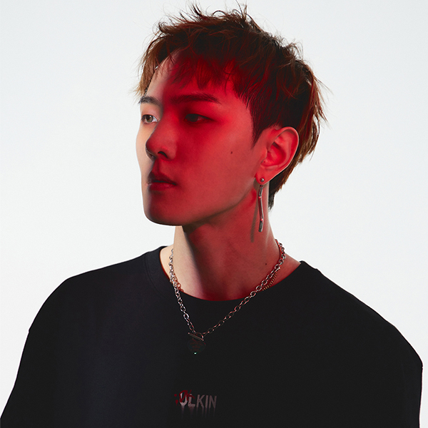 [ULKIN] iKonic Smile T-shirt [Black]
