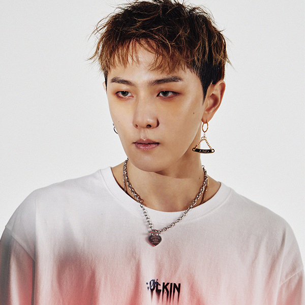 [ULKIN] iKonic Smile T-shirt [White]