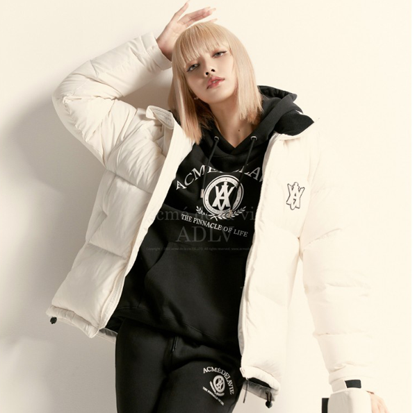 (LISA Random 1 Out of 5 Gifts) A Logo Emblem Patch Short Puffer Down Jacket [Ivory]