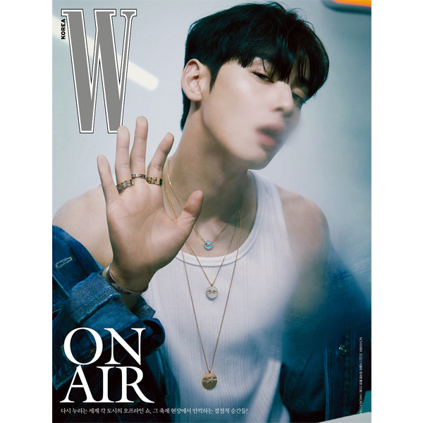 [韓国雑誌] W KOREA 2022.11 A Type (Cover : Cha Eunwoo / Content : Cha Eunwoo 12p, Crush 9p, MINNIE&SHUHUA 12p)