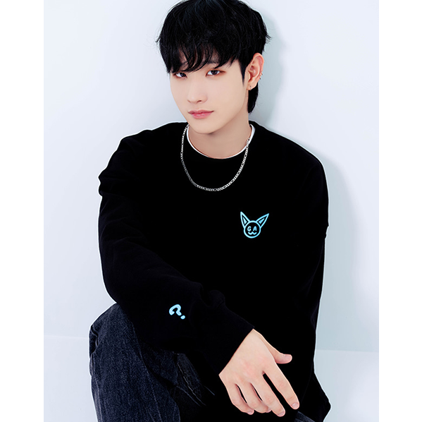 [全款][WRG] (DKZ Gi Seok Photocards Gift Set) This t-shirts Foxin Foxin....Sweatshirt [Black]_狐狸饲养站_柳起硕Giseok
