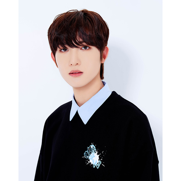 (DKZ Se Hyeon Photocards Gift Set) Spring Sweatshirt [Black]