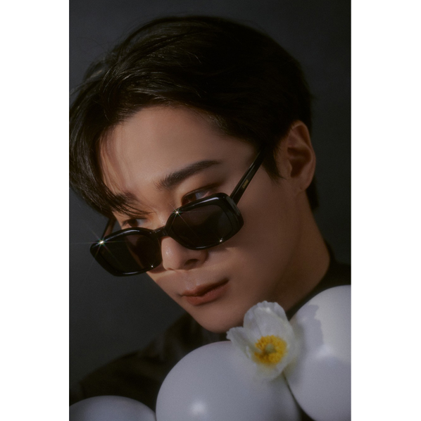 jp.ktown4u.com : (ASTRO MOONBIN+SANHA) Verri Square Flat Bar