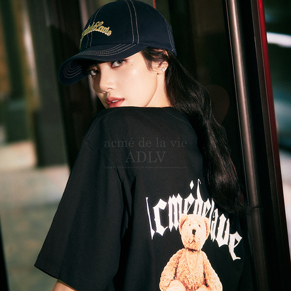 [ADLV] (LISA Gift) Gold Chain Bear Doll Short Sleeve T-Shirt [Black][1]