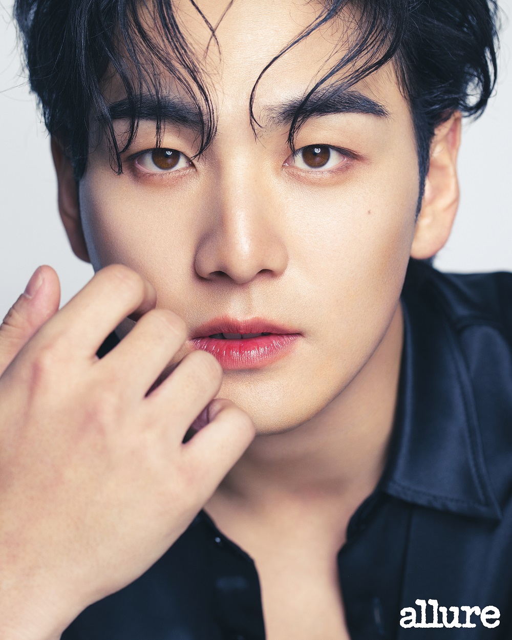 ktown4u.com : COSMOPOLITAN 2022.09 C Type (Cover : CHA EUN-WOO)